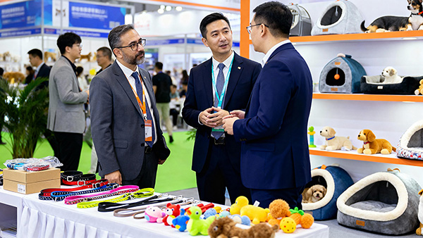 Top 10 Pet Product Trends: What Buyers Need to Know